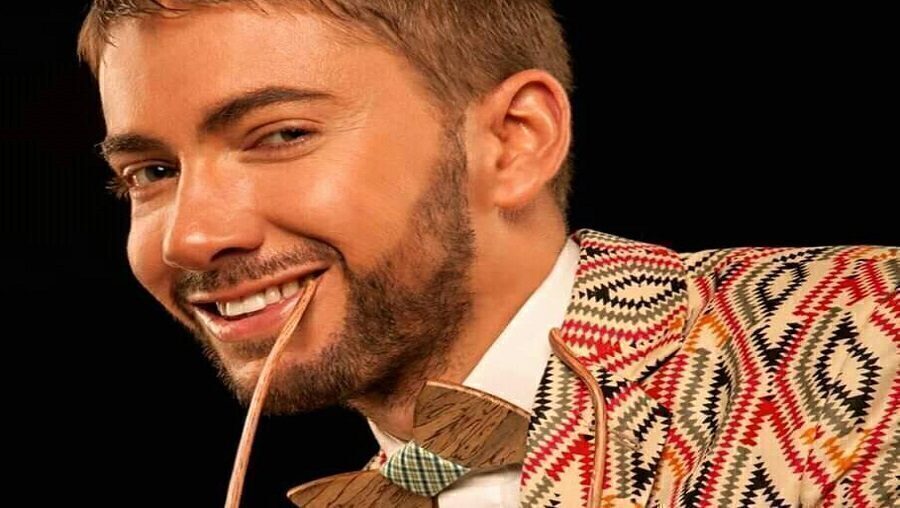 Le chanteur Alex du Kamer demande la nationalité camerounaise à Chantal Biya